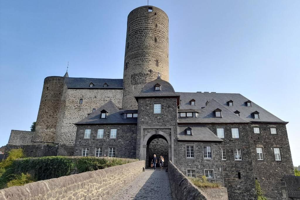Hinter Burg, Haus Mit Garten Майен Экстерьер фото
