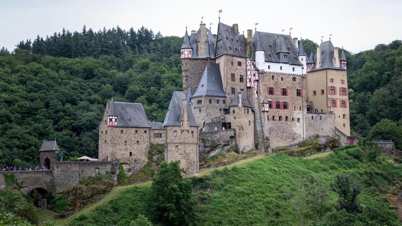 Hinter Burg, Haus Mit Garten Майен Экстерьер фото